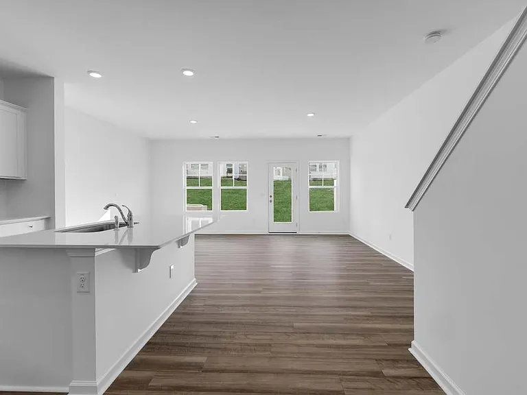 75 Broward Ln — Photo 7