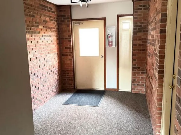 3700 Mack Rd #10 — Photo 3