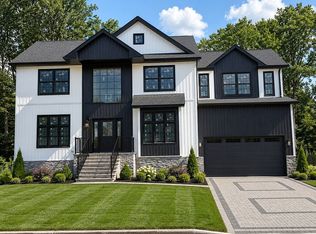 80 Gaywood Ave, Colonia, NJ 07067