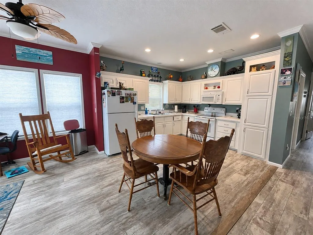 2 bed, 2.0 bath, 1008 sqft, $1,700 — Photo 4