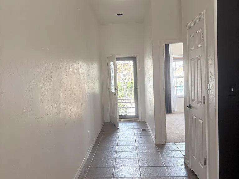 109 Cinnamon Dr #1 — Photo 11