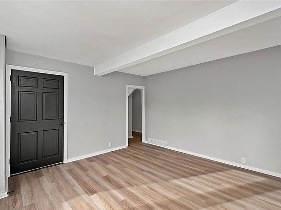 5th image of 527 Orchard Dr