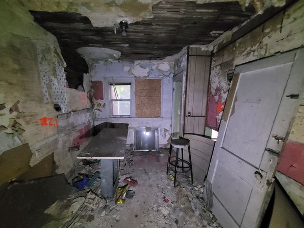 detroit-michigan-88294099 picture