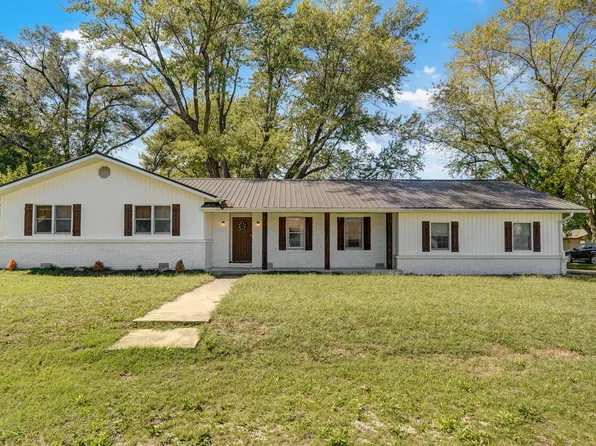 1025 N Market Avenue, Bolivar, MO 65613