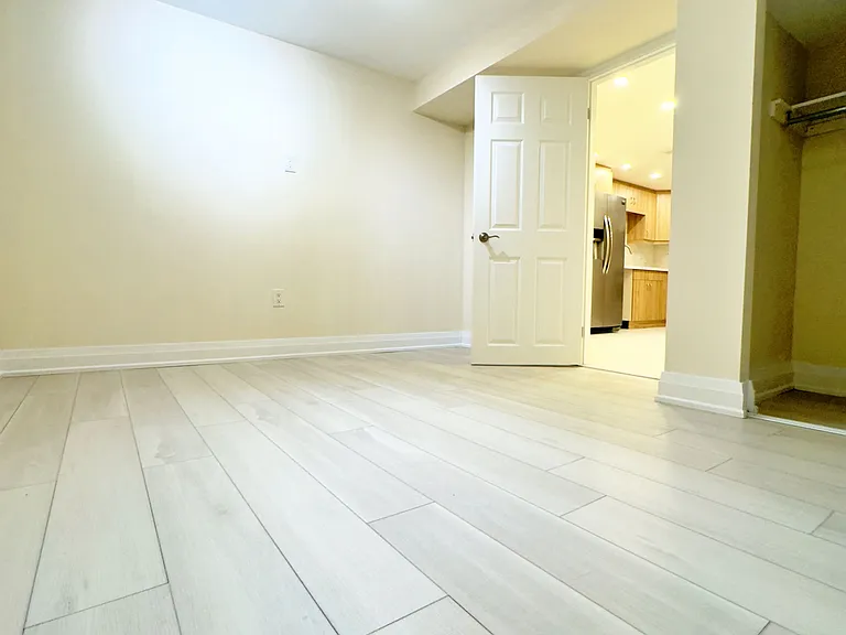 100 Larratt Ln #BMT — Photo 18