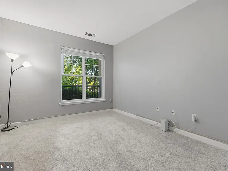 501 Hungerford Dr #144 — Photo 25