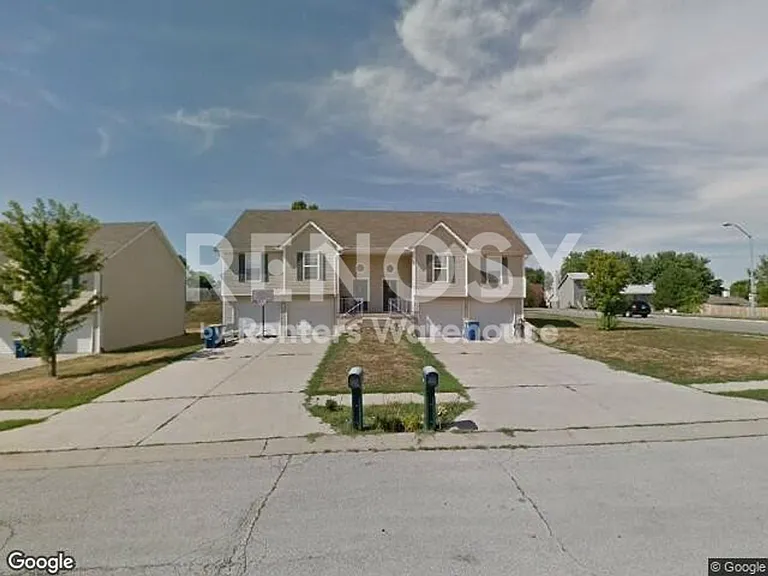 1500 Galway Ct — Photo 2