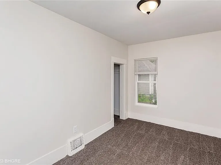 1215 Clark St — Photo 28