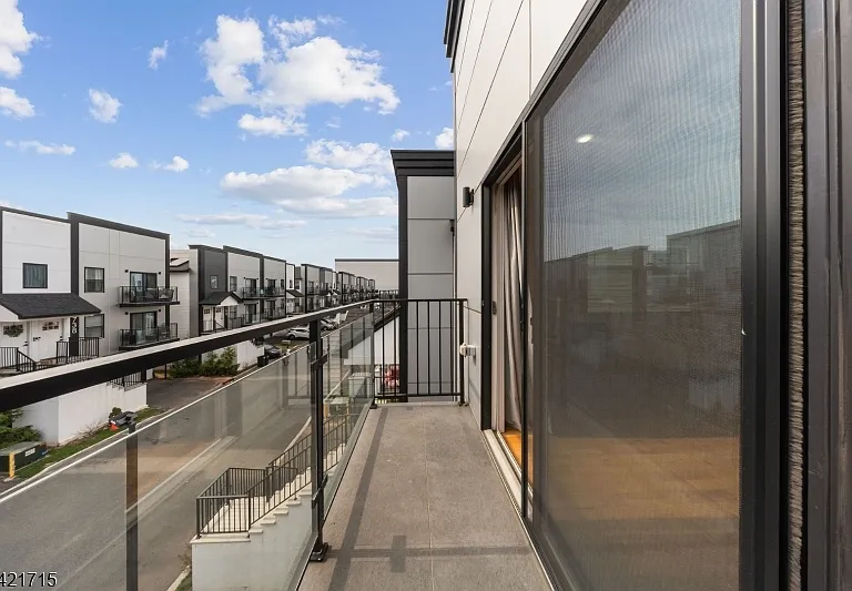 735 Seaport Dr #2 — Photo 12