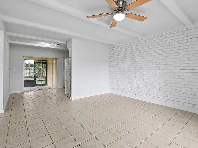 8401 SE Sunset St — Photo 4