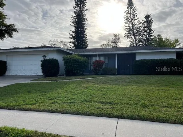 6729 Roxbury Dr, Sarasota, FL 34231