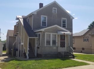 410 6th St, Peru, IL 61354