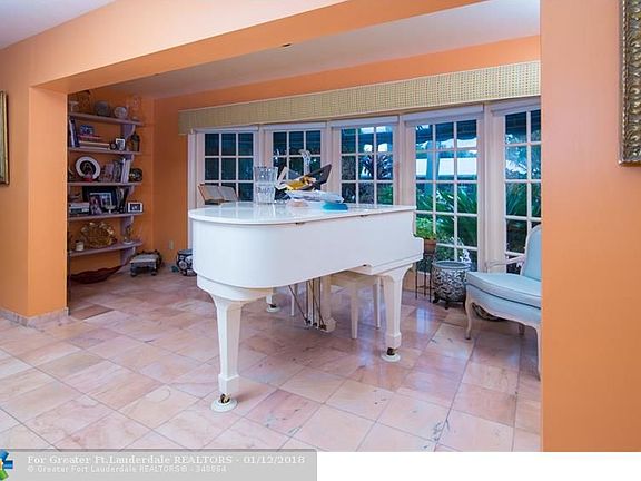 4th image of 2863 NE 26th Ct