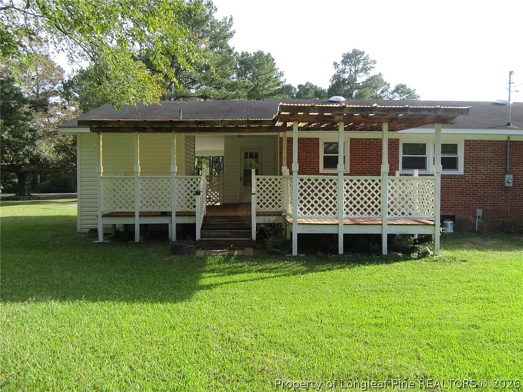 3 bed, 2.0 bath, 1408 sqft, $1,425 — Photo 3