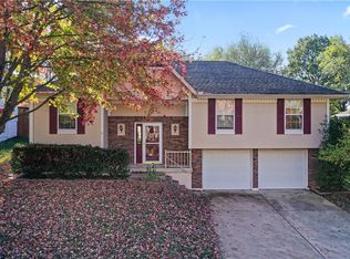 724 SW 30th St, Blue Springs, MO 64015