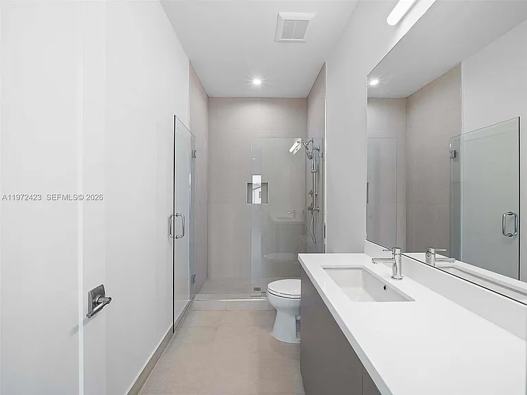 5718 Ashwood Cir W — Photo 95