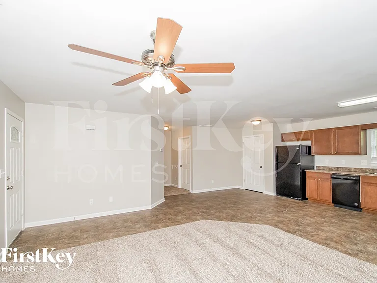 1805 Seayes Rd — Photo 4