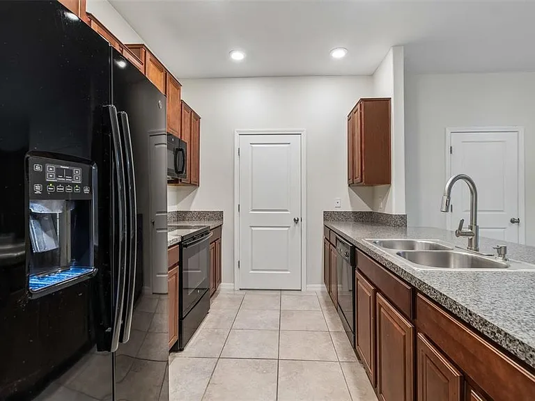 10687 Lake Montauk Dr — Photo 9