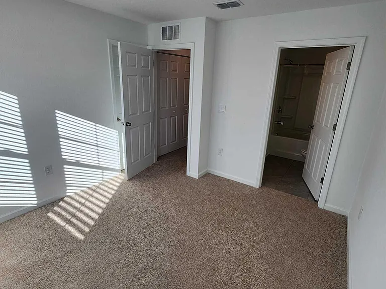 8409 Zenith Cir — Photo 16