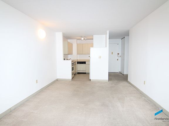 3rd image of 220 Manhattan Ave APT 4B