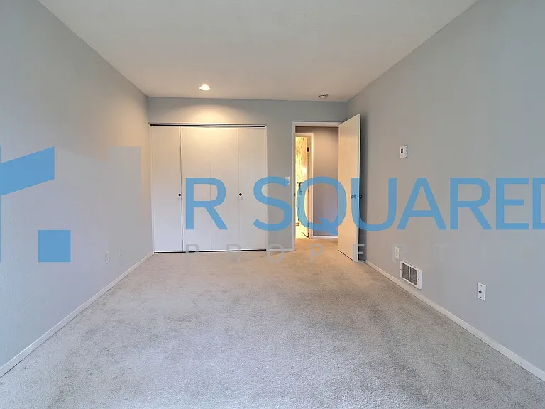 401 100th Ave NE #322 — Photo 2