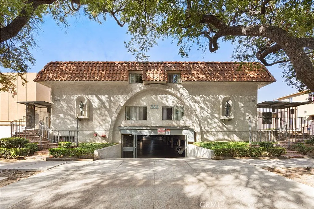 2 bed, 1.5 bath, 1000 sqft, $2,895 — Photo 1