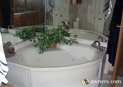 Master bath corner garden tub