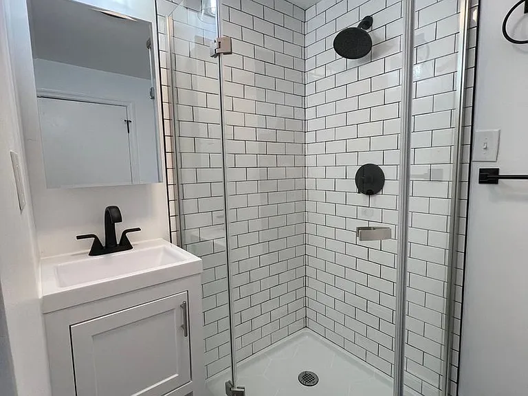 Locust St 6101 — Photo 17
