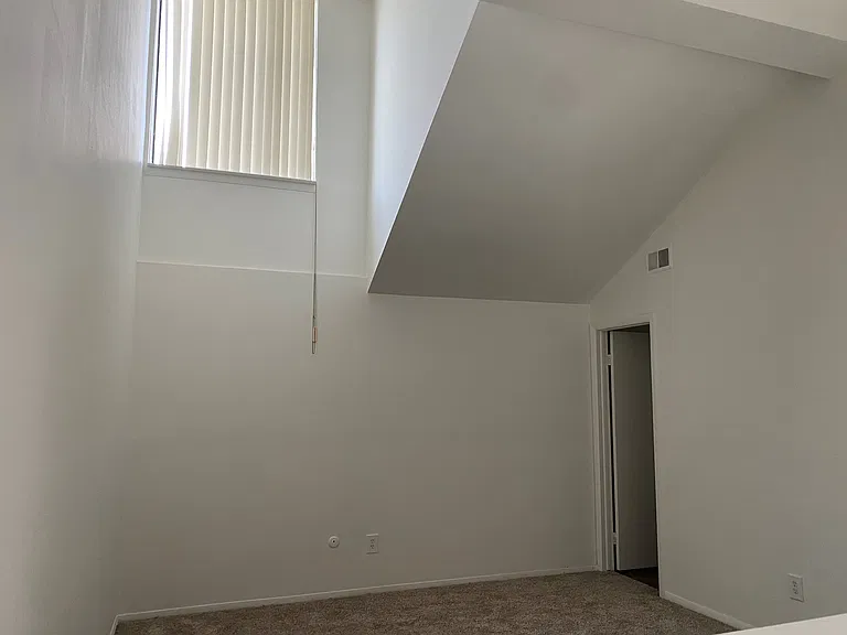 Palms East Apartments — Photo 24