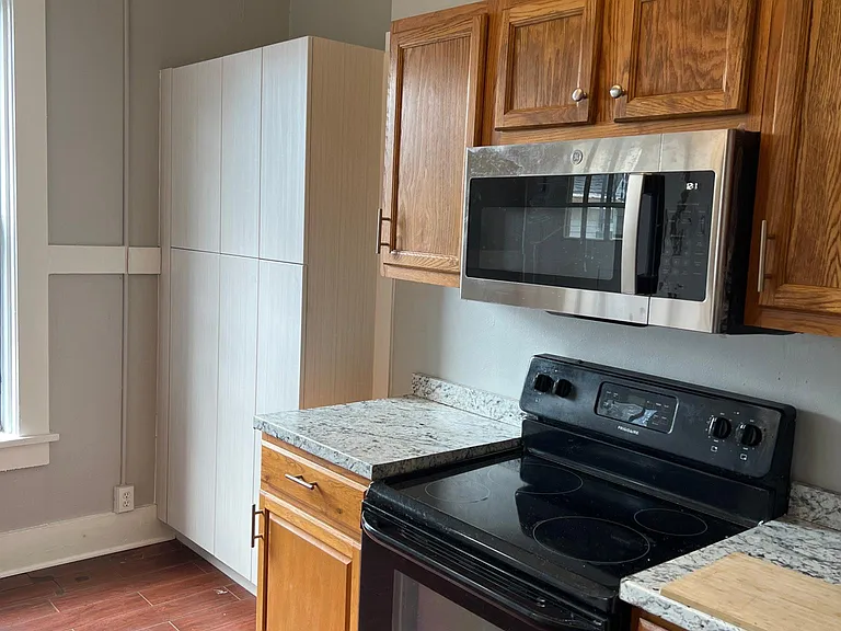 319 N Beatty St #4 — Photo 23