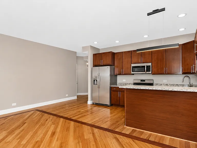 537 E 43rd St #3E — Photo 3