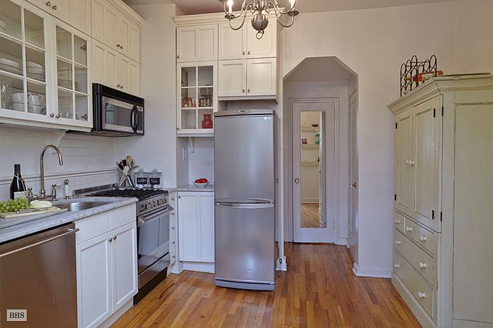 2nd image of 346 E 58th St
