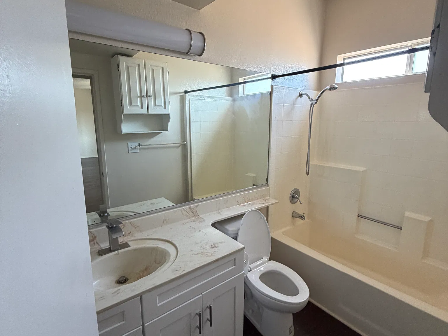 Studio, 850 sqft, $1,995 — Photo 4