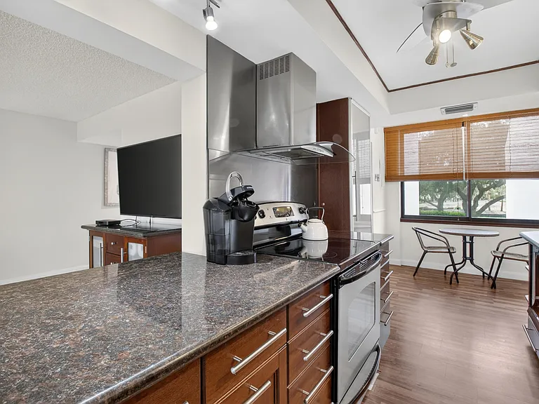 3604 Bridgewood Dr — Photo 12