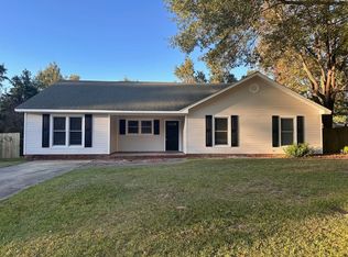 102 Woodbridge Ct, Jacksonville, NC 28540