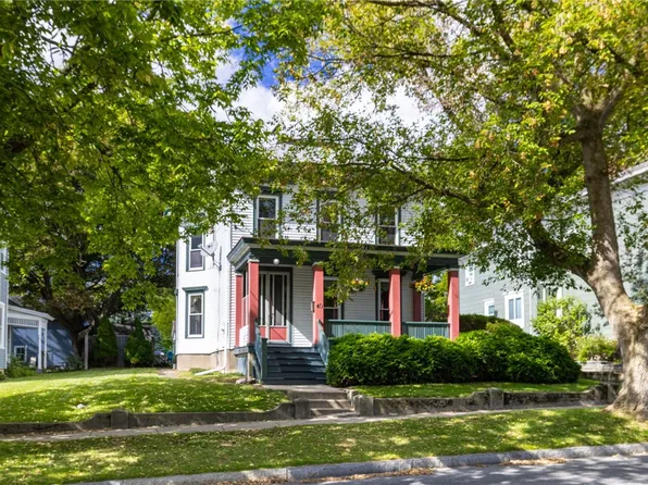 40 W Gibson St, Canandaigua, NY 14424