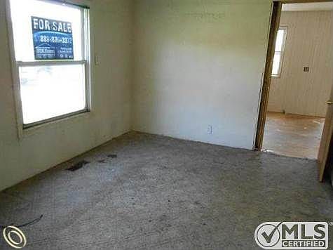 705430973 Living Room.JPG