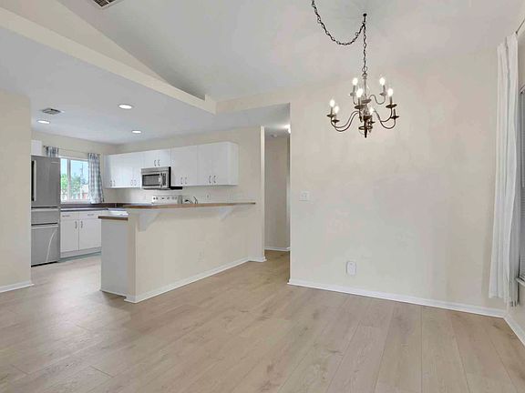 4th image of 2124 NW 18th Ave