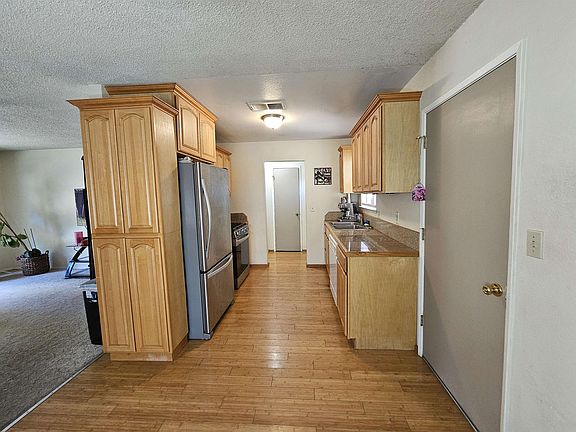 4th image of 415 Homestead Dr