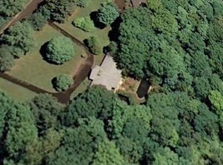 8 Forrest Edge Dr, Titusville, NJ 08560