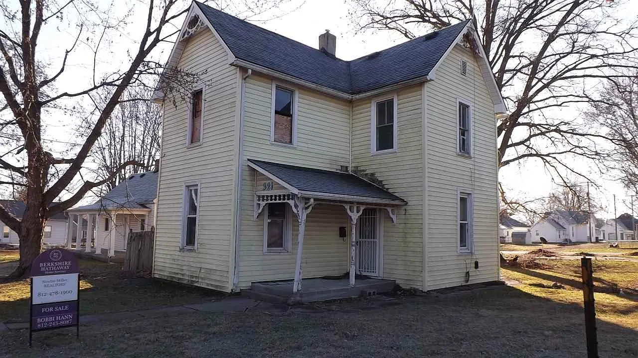 321 E Vermont St photo 1