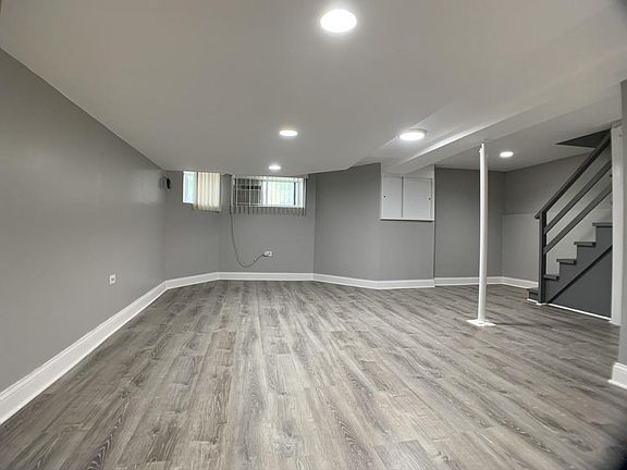 2nd image of 2321 N Sacramento Ave #B