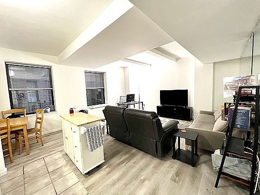 1st image of 150 W 51st St APT 1101