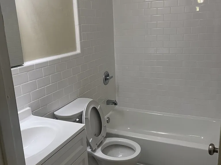 Swansen Apartments — Photo 5