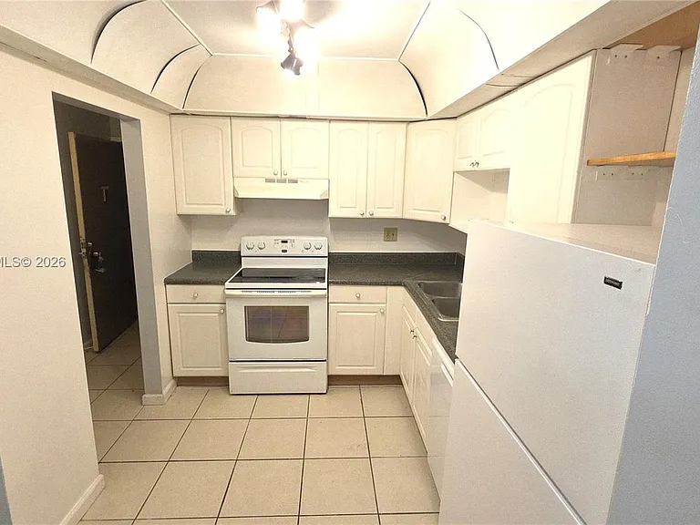 4344 NW 9th Ave #10-2B — Photo 9
