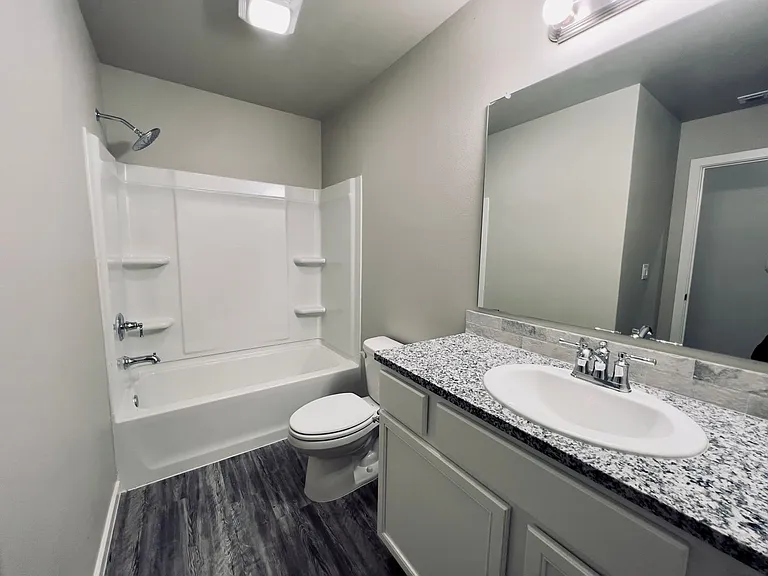 2102 N Avenue K — Photo 12