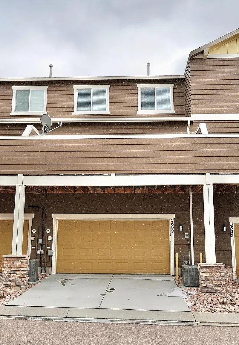 3 bed, 1610 sqft, $2,295 — Photo 2
