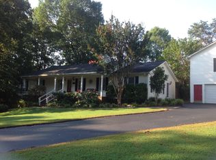 121 Parris Ridge Dr, Boiling Springs, SC 29316