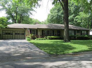 4120 W 98th St, Overland Park, KS 66207