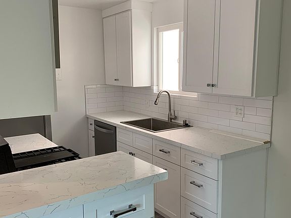 2nd image of 1907 Selby Ave APT 3